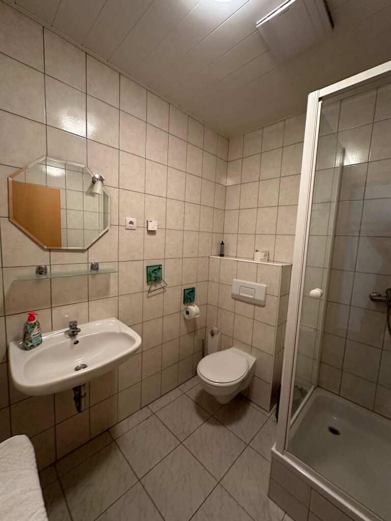 hálószoba – saját fürdőszobával