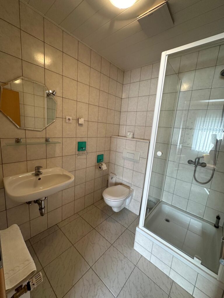 hálószoba – saját fürdőszobával