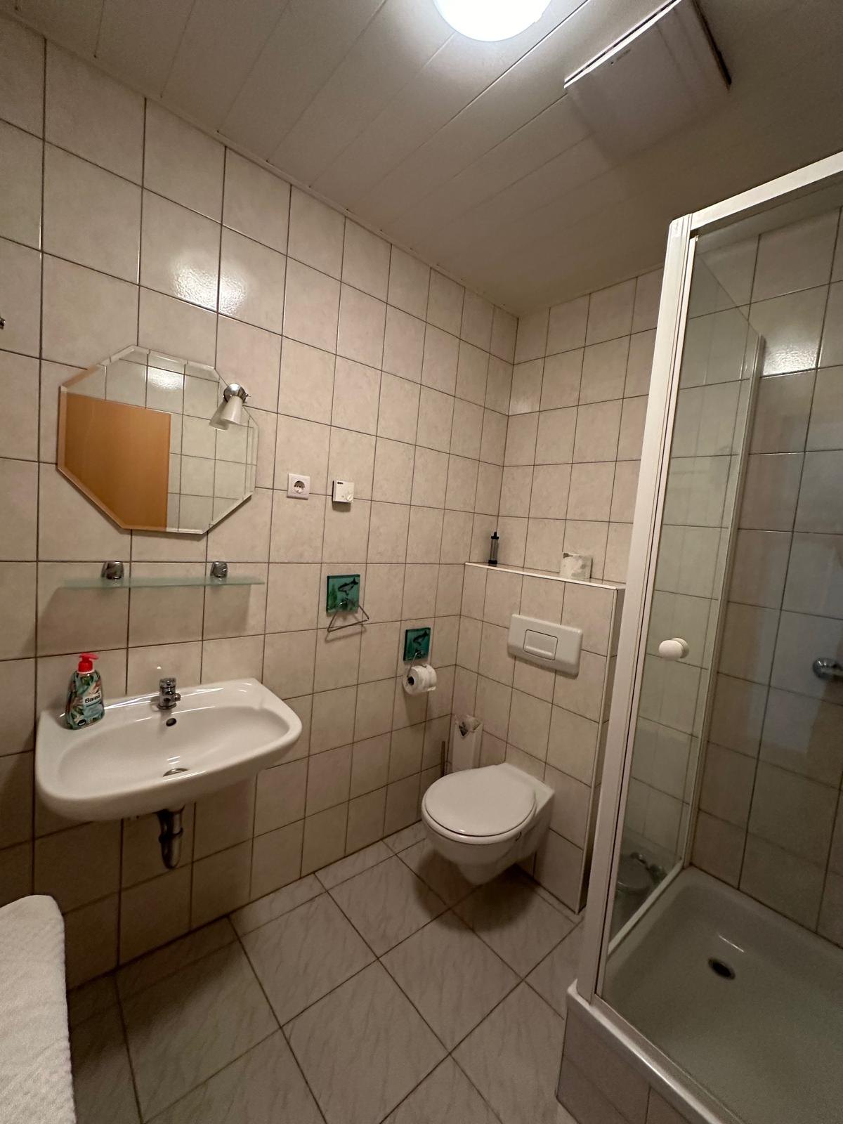 Zimmer 1 – eigenes Badezimmer